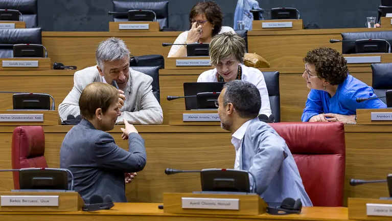 Pleno del Parlamento de Navarra (23). IÑIGO ALZUGARAY