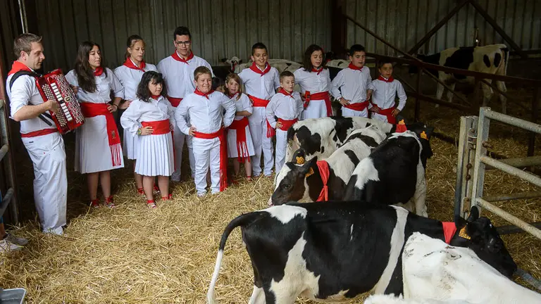 Fiesta en la granja de Lacturale. PABLO LASAOSA 06