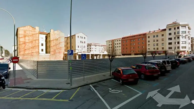 Solar entre la Calle Amaya y Leyre de Pamplona.