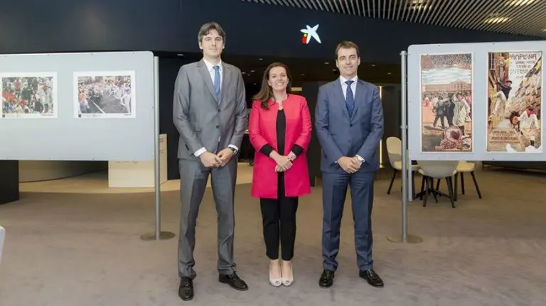 Ana Díez Fontana, José Antonio Lahoz y Rubén Santamaría de CaixaBank. EUROPA PRESS