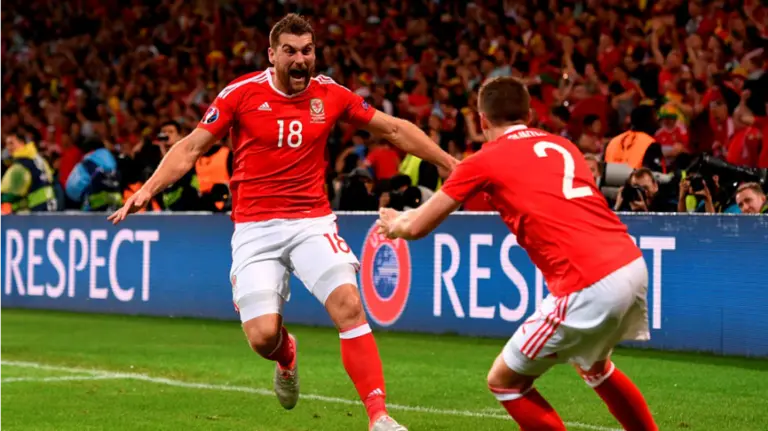 Gales sigue adelante en la Eurocopa de Francia. Uefa.com