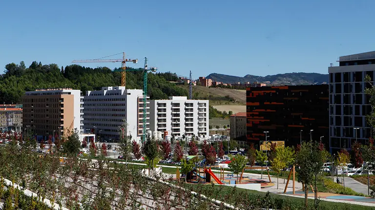 Viviendas en el Soto de Lezkairu de Pamplona.