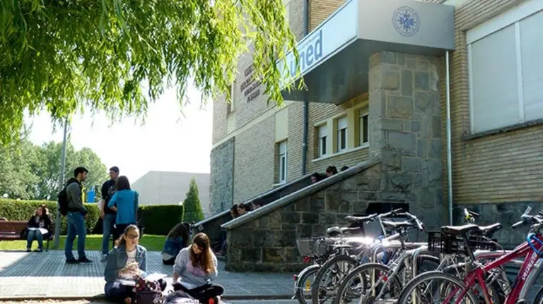 Enrtada a la UNED Pamplona