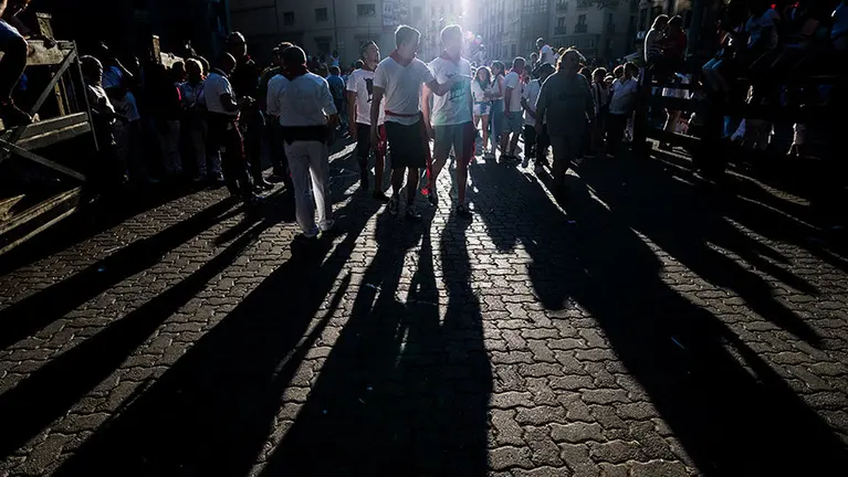 Las calles de Pamplona disfrutan del buen tiempo y el buen ambiente en el viernes de Sanfermines DANIEL FERNÁNDEZ (15)