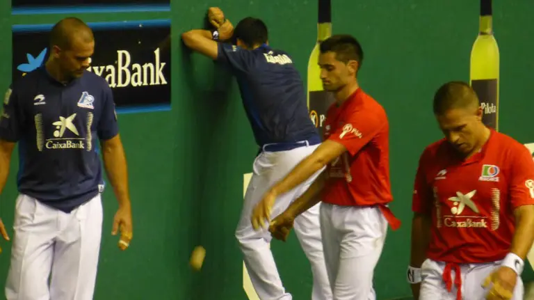 Los cuatro protagonistas del partido. Foto José mari Esparza.