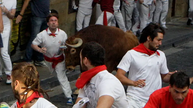 Cuarto encierro de San Fermín con toros de Jandilla en Santo Domingo. JORGE NAGORE (4)
