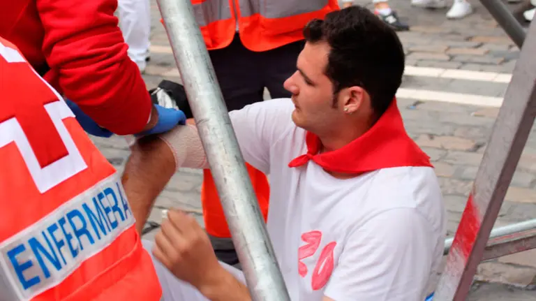 Herido leve en el encierro del día 12 de julio de Victoriano del Rio. S. REDíN (3)