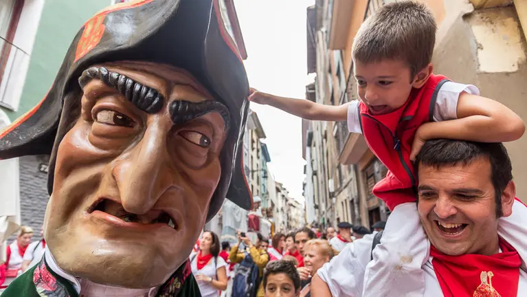 Comparsa de Gigantes y Cabezudos (5). IÑIGO ALZUGARAY