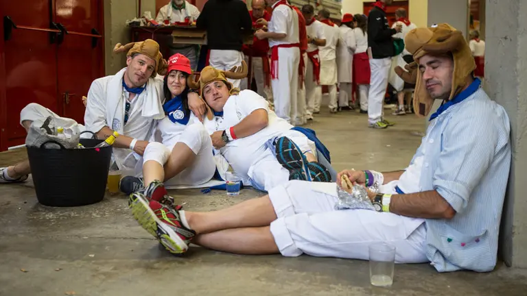 Ambiente en el tendido durante la séptima corrida de la Feria del Toro de Pamplona. MAITE H. MATEO (13)