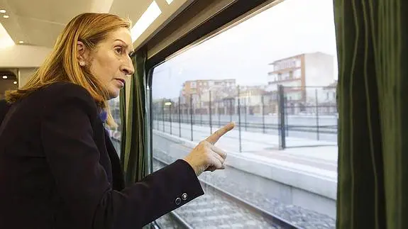 Ana Pastor recibirá a la Plataforma Víctimas Alvia  (Efe).