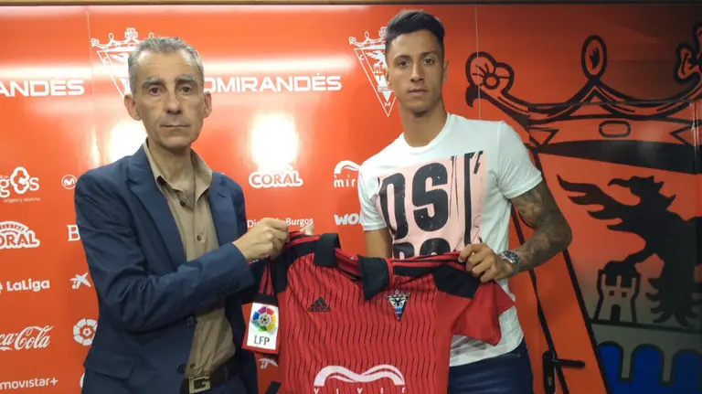 Maikel Mesa junto a Carlos Terrazas. Foto twitter.