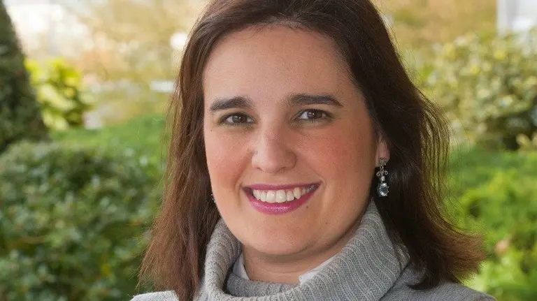 Amaya Rojo, graduada en Farmacia por la Universidad de Navarra, y única especialista en Farmacia Psiquiátrica. 