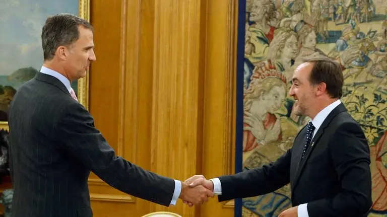 El presidente de UPN, Javier Esparza, en el encuentro con el Rey Felipe VI. EFE. J.J. GUILLÉN (5)
