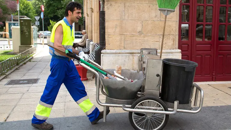 Nicolás Jiménez Amador, barrendero de Estella. Revista Calle Mayor