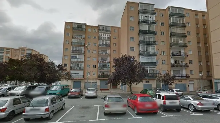 Calle Urroz de la Chantrea, donde se han encontrado los vehículos en llamas.