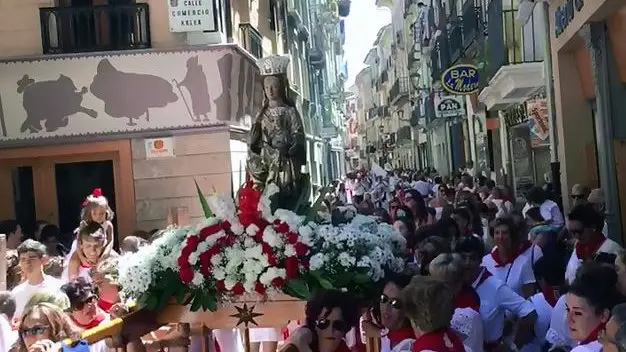 Procesión de las fiestas de Estella en honor a la Virgen del Puy.