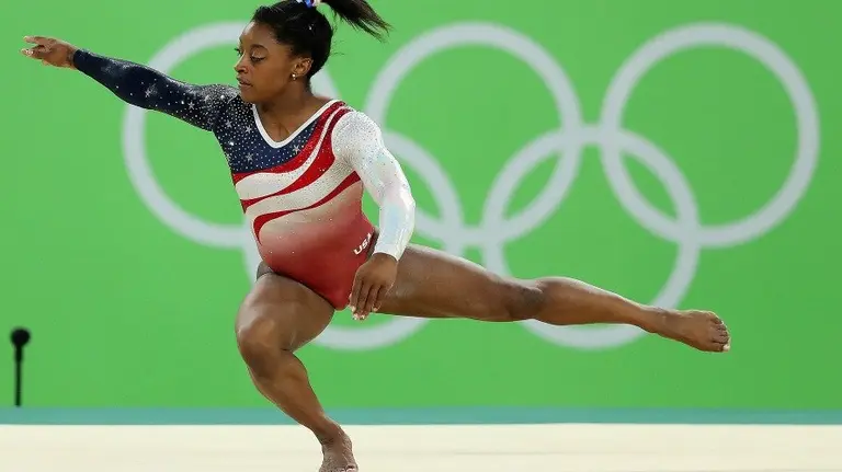Simone Biles, dueña del oro en gimnasia. EFE