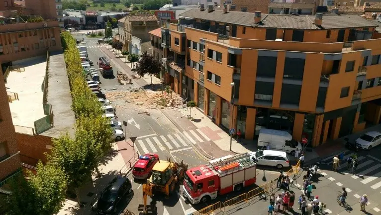 Imágenes en Tudela tras la explosión de una vivienda. PABLO LASAOSA