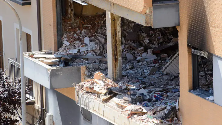 Explosión en una vivienda de Tudela. PABLO LASAOSA 07