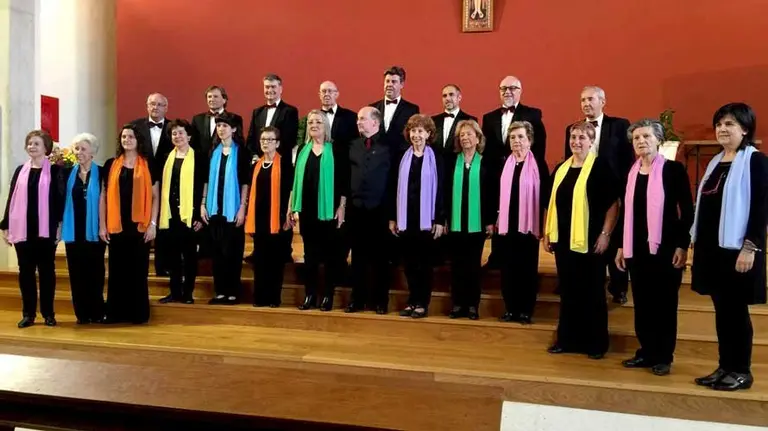 Imagen de los cantantes de la Coral Liguori.