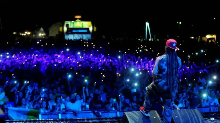 Green Valley durante su actuaci&oacute;n en el escenario principal de Rototom.
