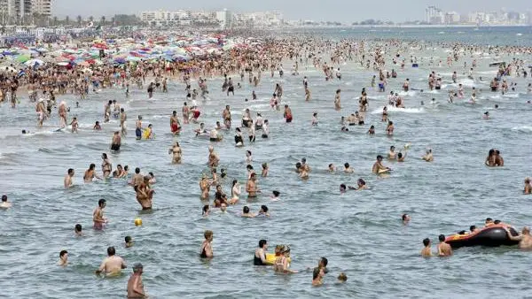 Imagen de archivo de una de las playas de Gandía EFE