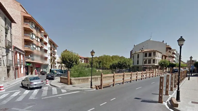 El Río Cidacos a su paso por el Paseo Ereta de Tafalla.