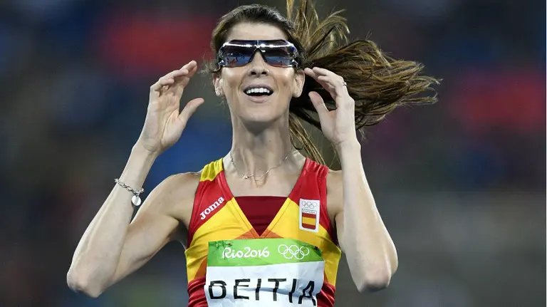 La atleta española Ruth Beitia realiza su salto de altura en la final de la prueba en los Juegos Olímpicos Río 2016 hoy, sábado 20 de agosto de 2016, en el Estadio Olímpico de Río de Janeiro (Brasil). EFE/LAVANDEIRA JR