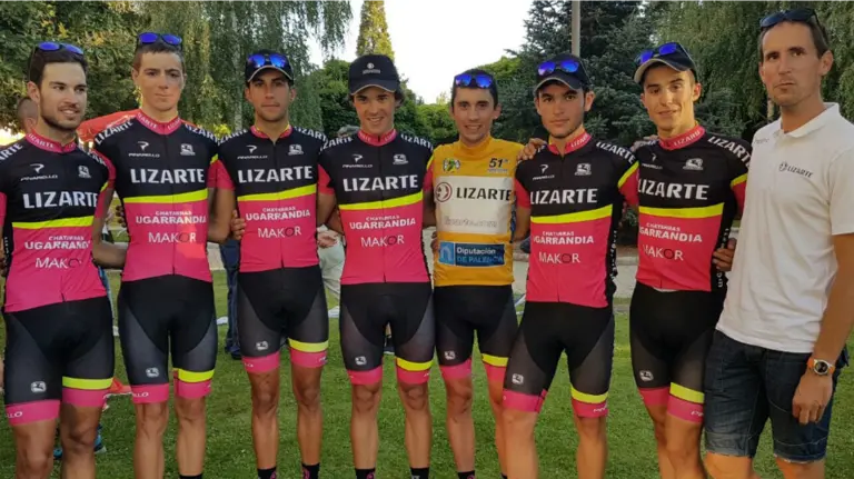 Equipo ciclista Lizarte en Palencia. Cedida.