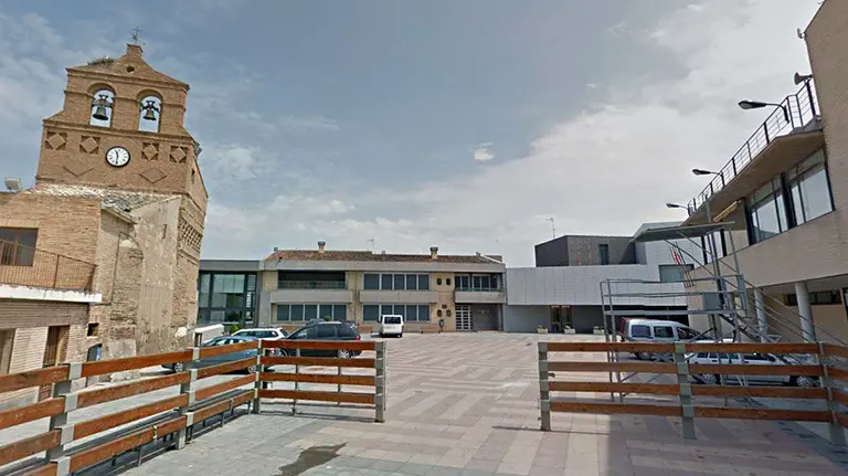 Ayuntamiento y torre de la Iglesia de San Blas, en Ribaforada.