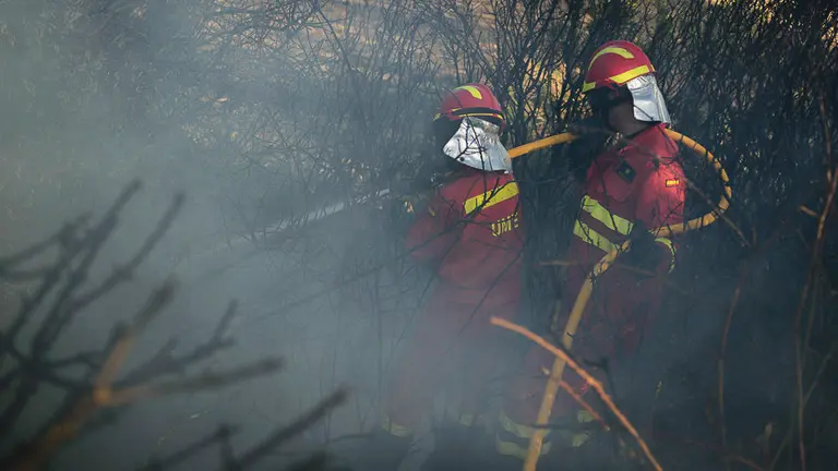 La UME (Unidad Militar de Emergencias) colabora con la extición del incendio de Tafalla. PABLO LASAOSA 06