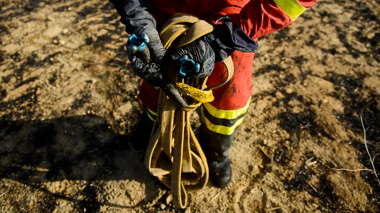 La UME (Unidad Militar de Emergencias) colabora con la extición del incendio de Tafalla. PABLO LASAOSA 07
