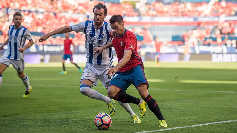 Espectaculares imágenes del partido Osasuna Real Sociedad. PABLO LASAOSA (10)