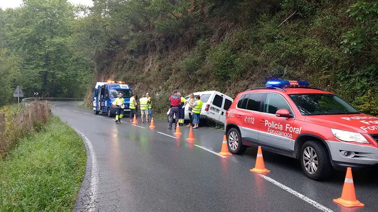 Herida leve al salirse su vehículo de la NA-4410