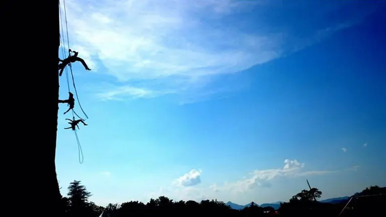 Ensayo de una de las actuaciones del programa de actividades organizado en las murallas de Pamplona Fuente Twitter La muralla en danza