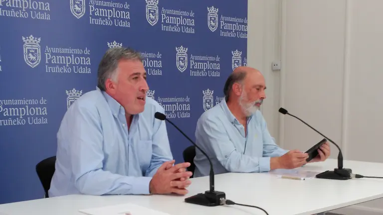 Joseba Asirón durante la rueda de prensa que ha ofrecido con el especialista en Medicina Legal y Forense, Paco Etxeberria 1