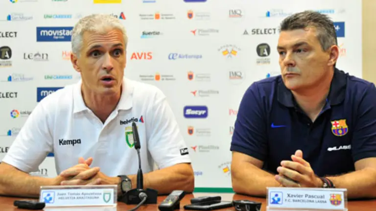 Juanto Apecechea y Xavi Pascual en rueda de prensa. Twitter.