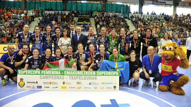 El Bera Bera posando después de ganar su título oficial. Twitter RFEBM.