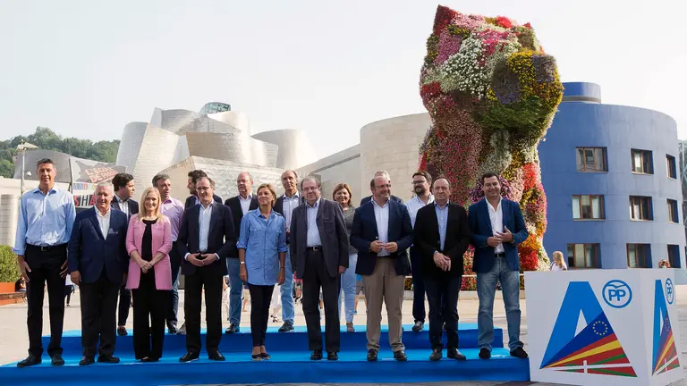 Foto de grupo del PP, en Bilbao. (PPN).