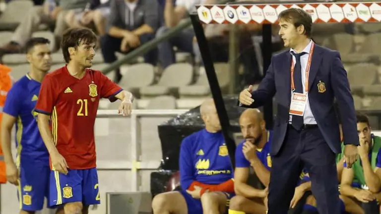 Julen Lopetegui en el banquillo de la selecicón española. Efe