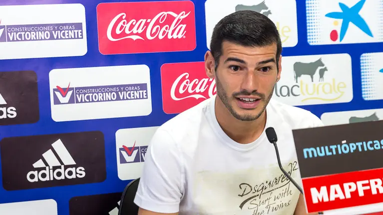 Presentación de Javi Álamo en las instalaciones de Tajonar como nuevo jugador de Osasuna (17). IÑIGO ALZUGARAY