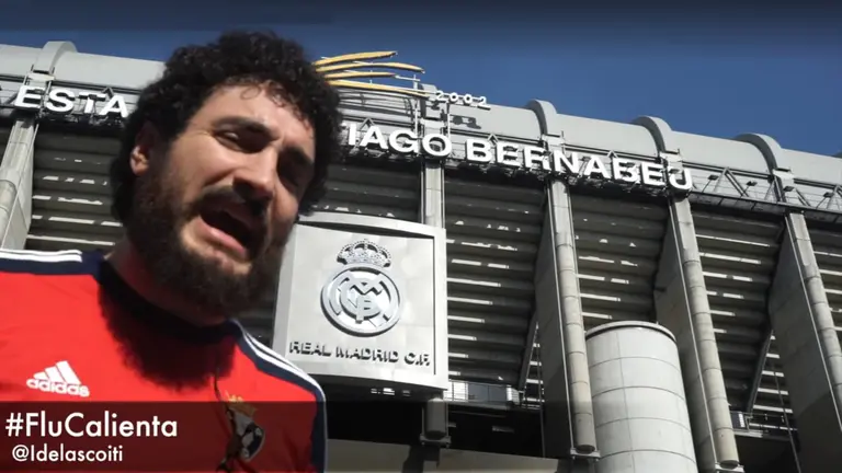 Iñigo de Lascoiti, el actor navarro que se ha plantado ante el Santiago Bernabéu para lanzar un monólogo en apoyo de Osasuna