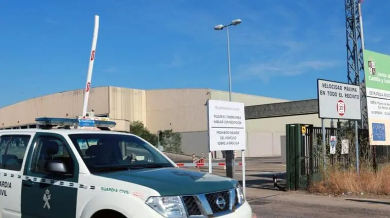 Los trabajadores del CTR (Centro de Tratamiento de Residuos) de San Román de la Vega han localizado el cuerpo sin vida de un varón.
