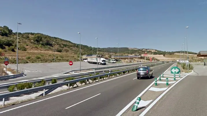 Autovía del Camino (A-12) a su paso por el término de Legarda.