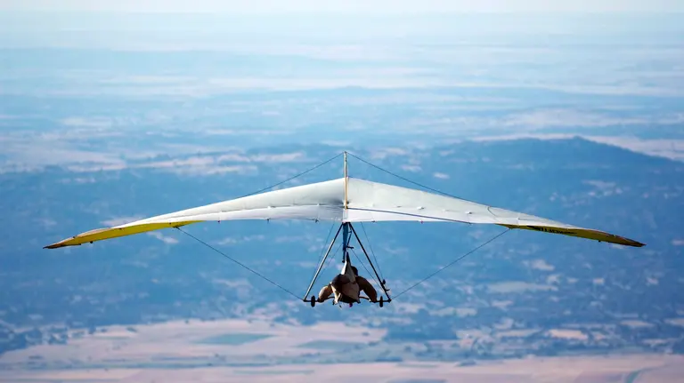 Vista de un ala delta.