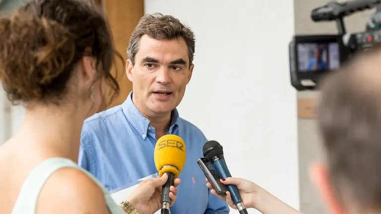 Guzmán Garmendia (PSN) insta al Gobierno de Navarra a apoyar el crecimiento y evolución de los Centros Tecnológicos de Navarra en la Comisión de Desarrollo Económico (8). IÑIGO ALZUGARAY