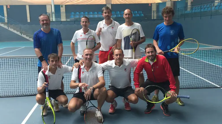Equipo del Tenis Pamplona. cedida.
