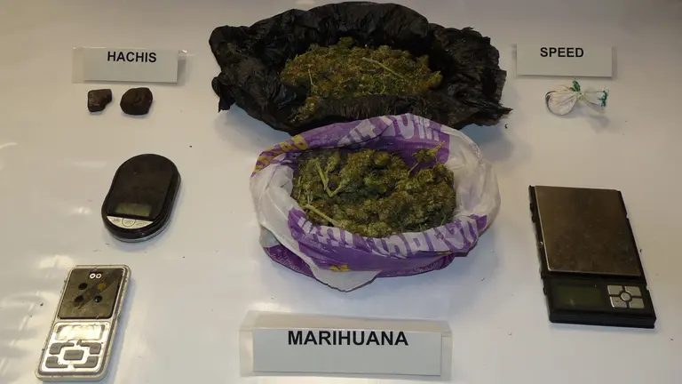 Material incautado por la Policía Municipal en la inspección de una bajera en Pamplona.