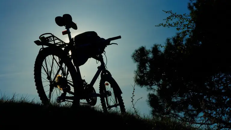 Bicicleta de montaña en una marcha nocturna. ARCHIVO