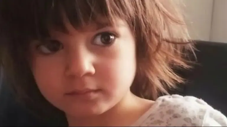 Adriana, la niña más fuerte del mundo.